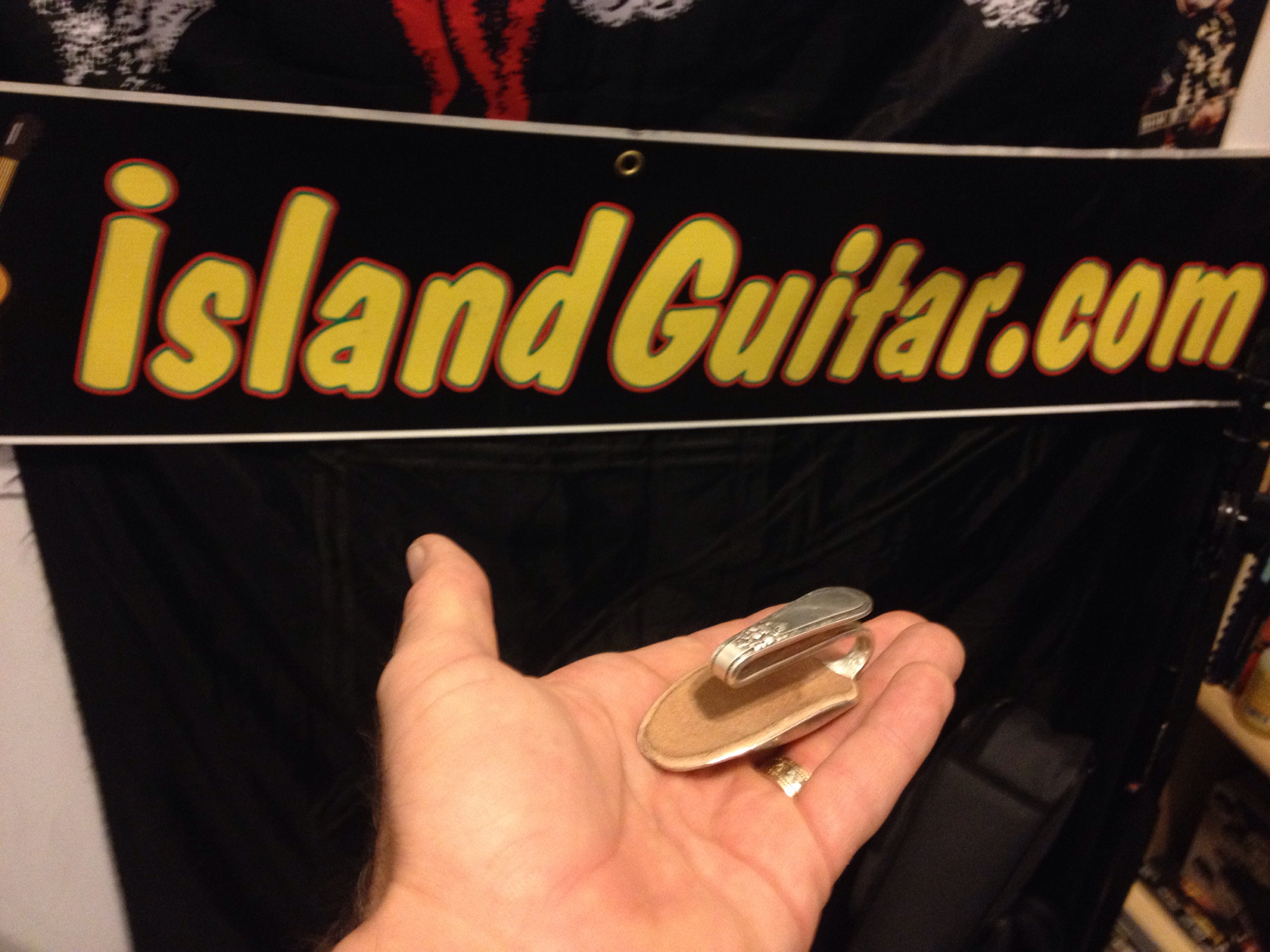 islandguitarTEST.JPG Island Guitar